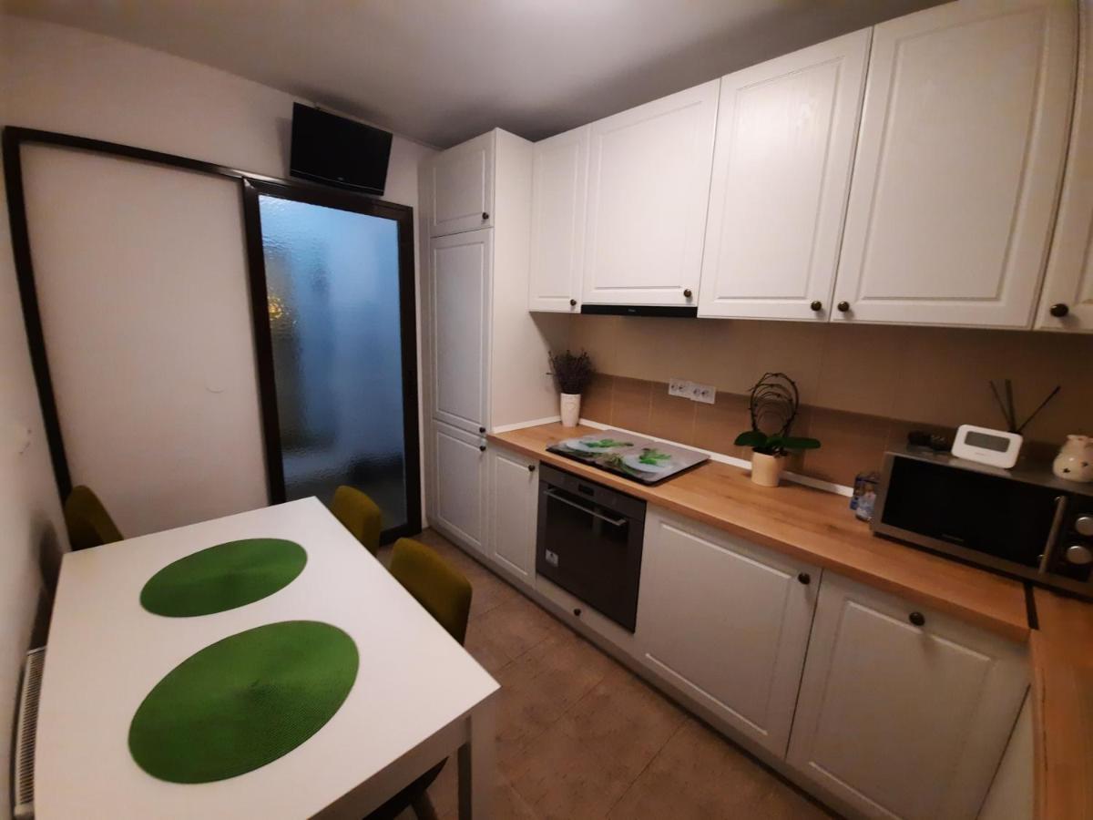 Happy Apartament Apartman Nagyszeben Kültér fotó